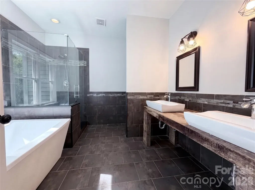 2496 Lake Shore Road S Denver NC 28037