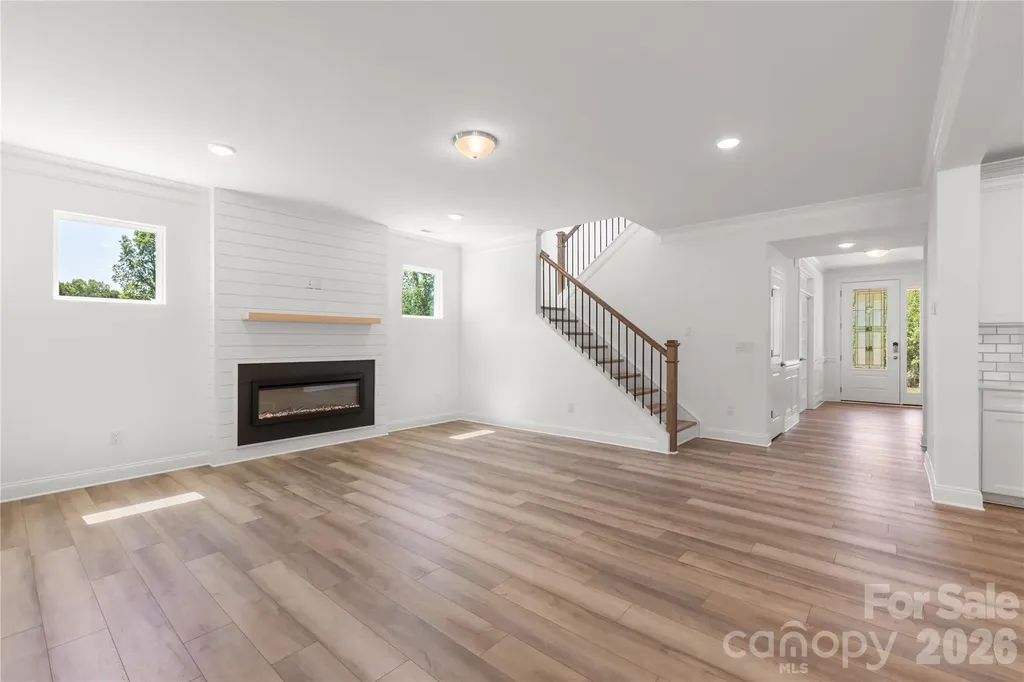 5944 Bakers Point Hickory NC 28602
