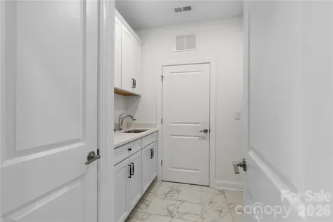 5944 Bakers Point Hickory NC 28602