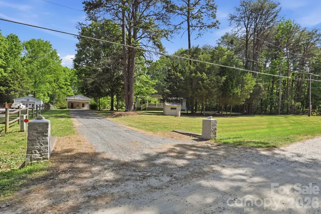 136 Woodridge Lane Mooresville NC 28115