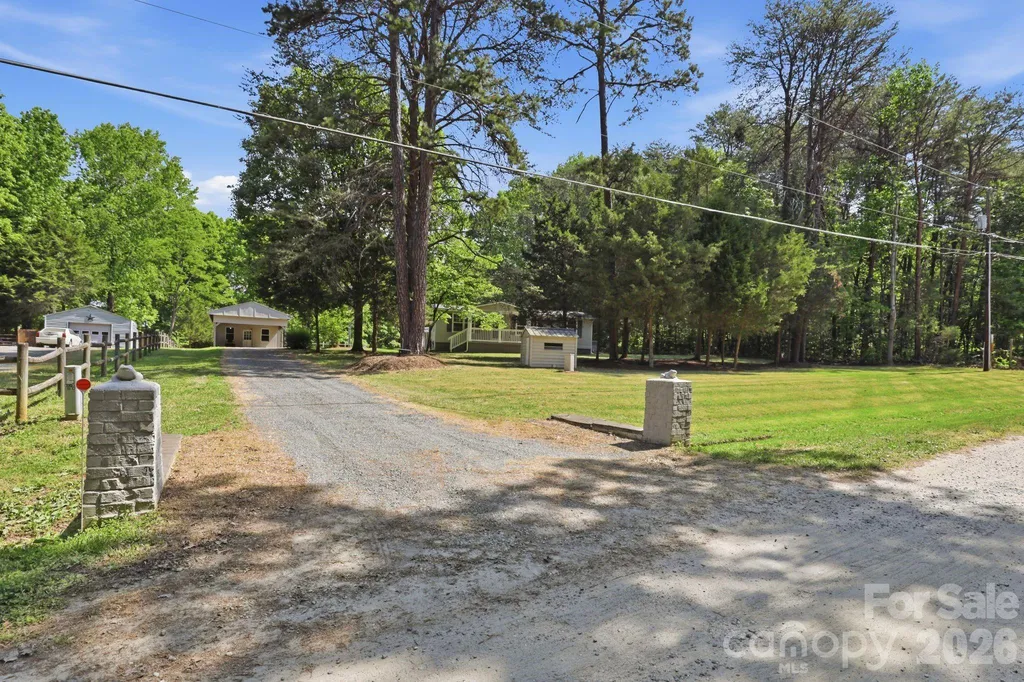 136 Woodridge Lane Mooresville NC 28115