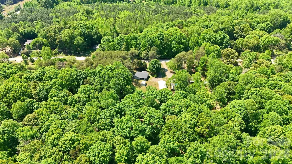 136 Woodridge Lane Mooresville NC 28115