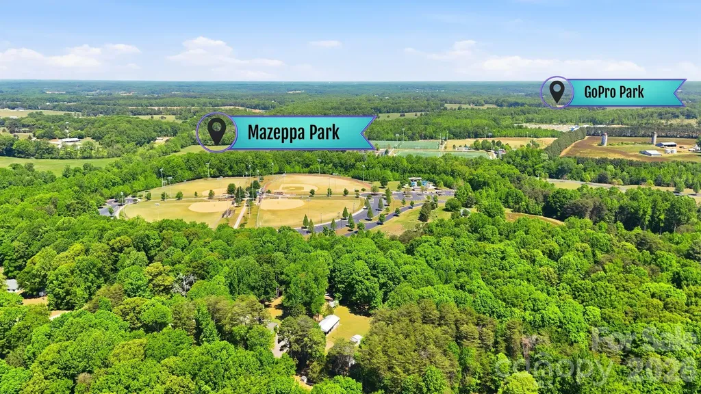 136 Woodridge Lane Mooresville NC 28115
