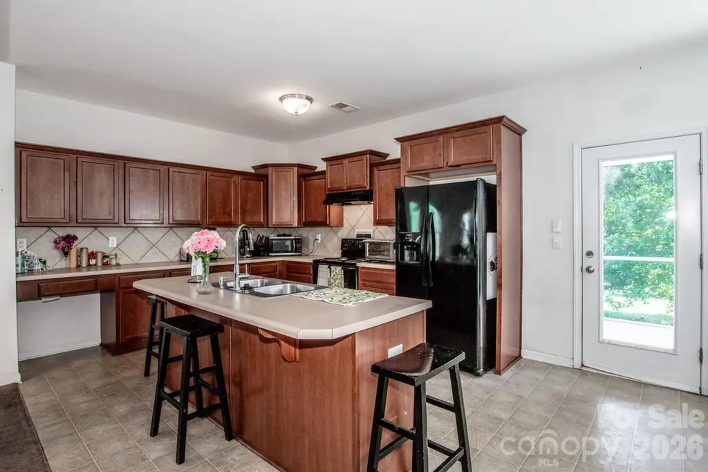 123 Kingsgate Court Statesville NC 28625