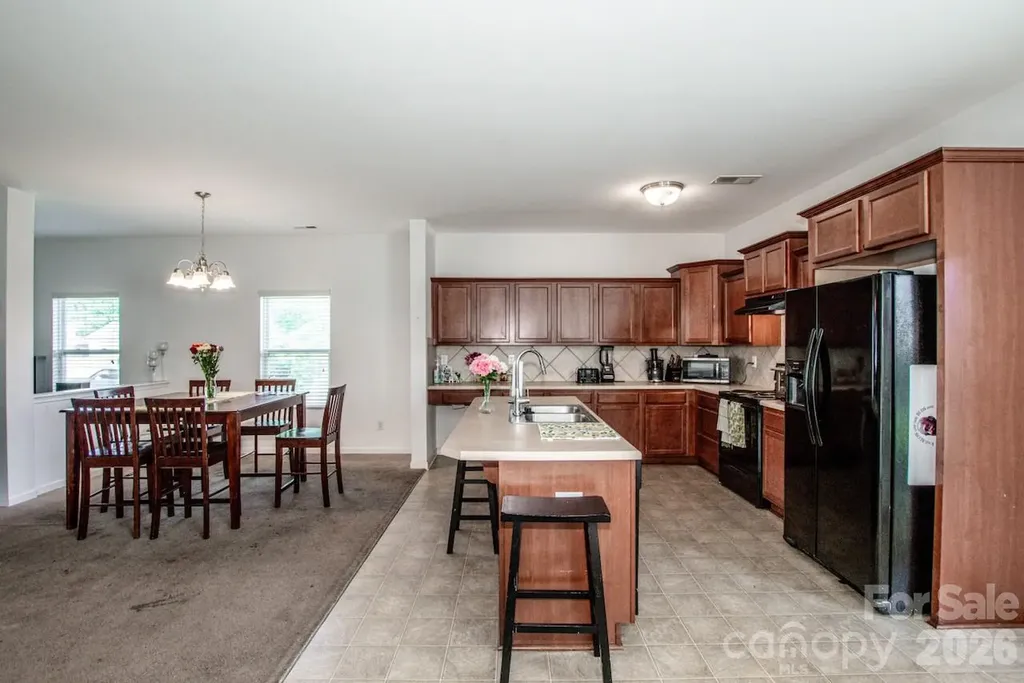123 Kingsgate Court Statesville NC 28625