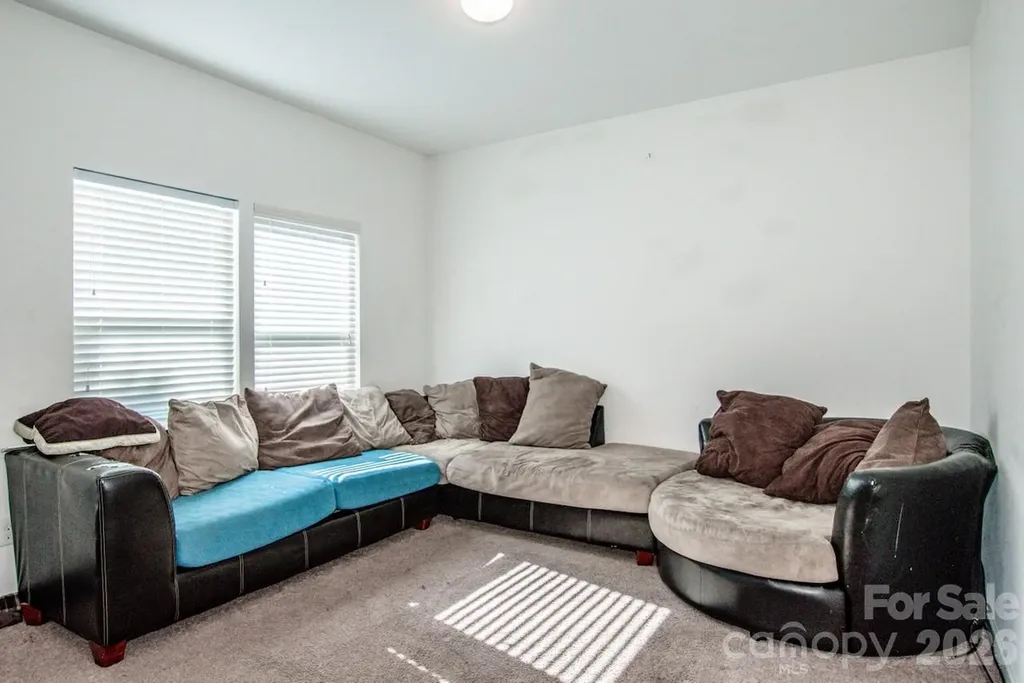 123 Kingsgate Court Statesville NC 28625