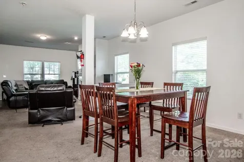 123 Kingsgate Court Statesville NC 28625