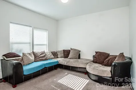123 Kingsgate Court Statesville NC 28625