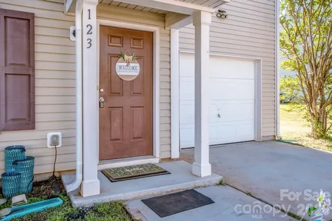 123 Kingsgate Court Statesville NC 28625