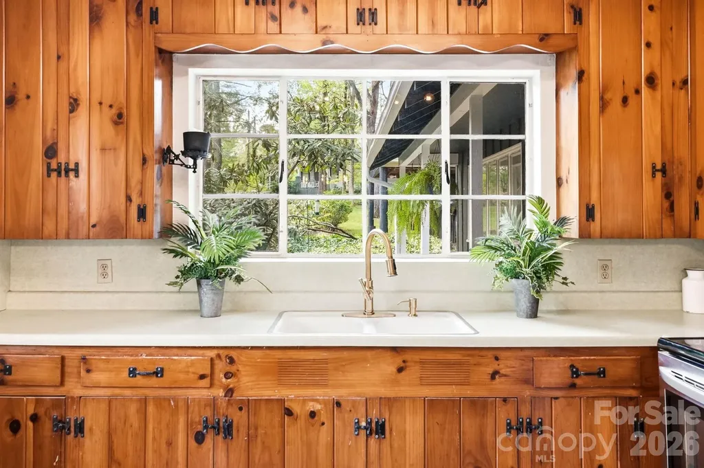 127 Erkwood Drive Hendersonville NC 28739