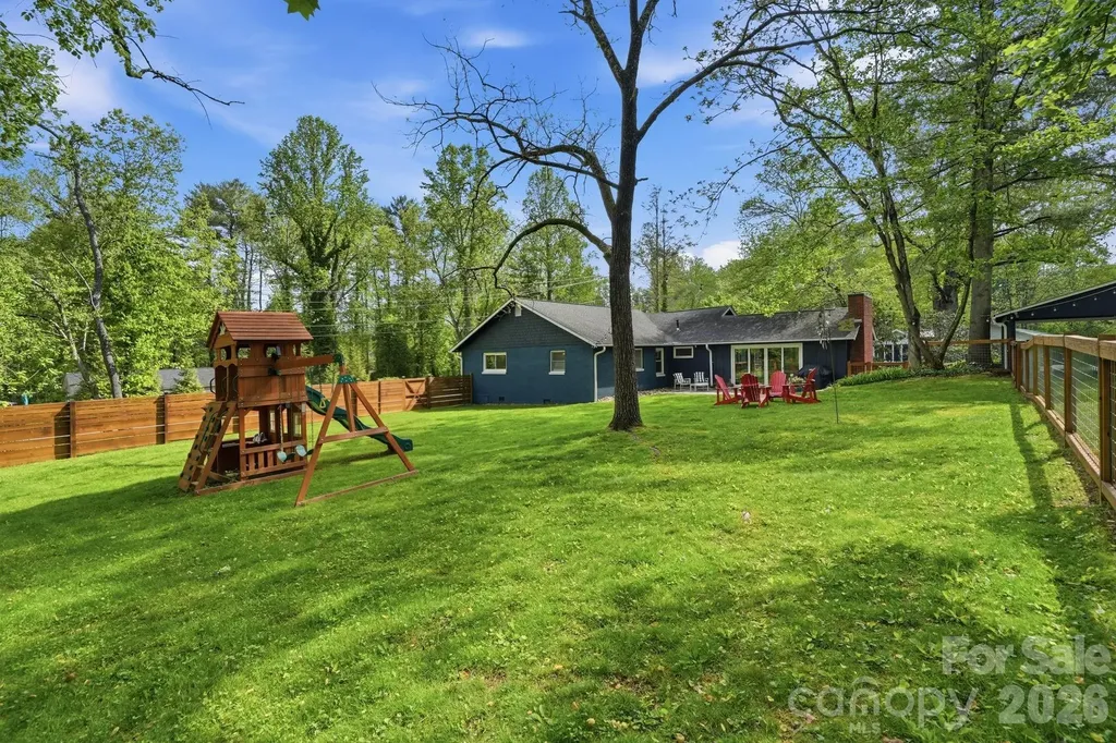 127 Erkwood Drive Hendersonville NC 28739