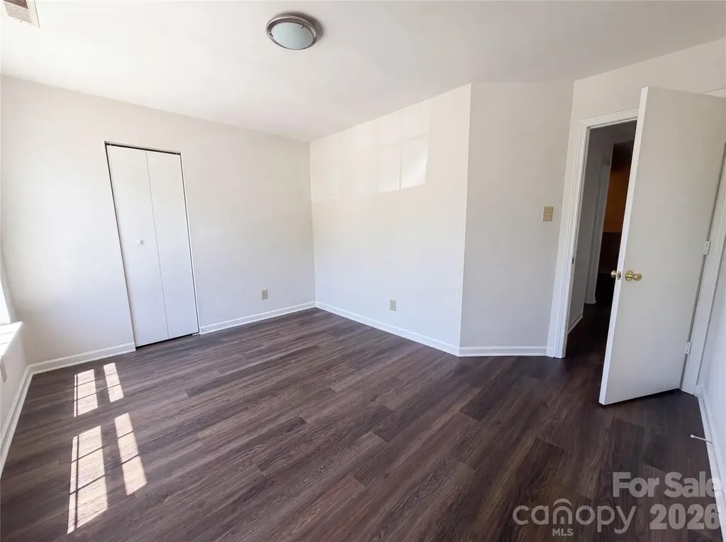 6734 Wandering Creek Drive Charlotte NC 28216