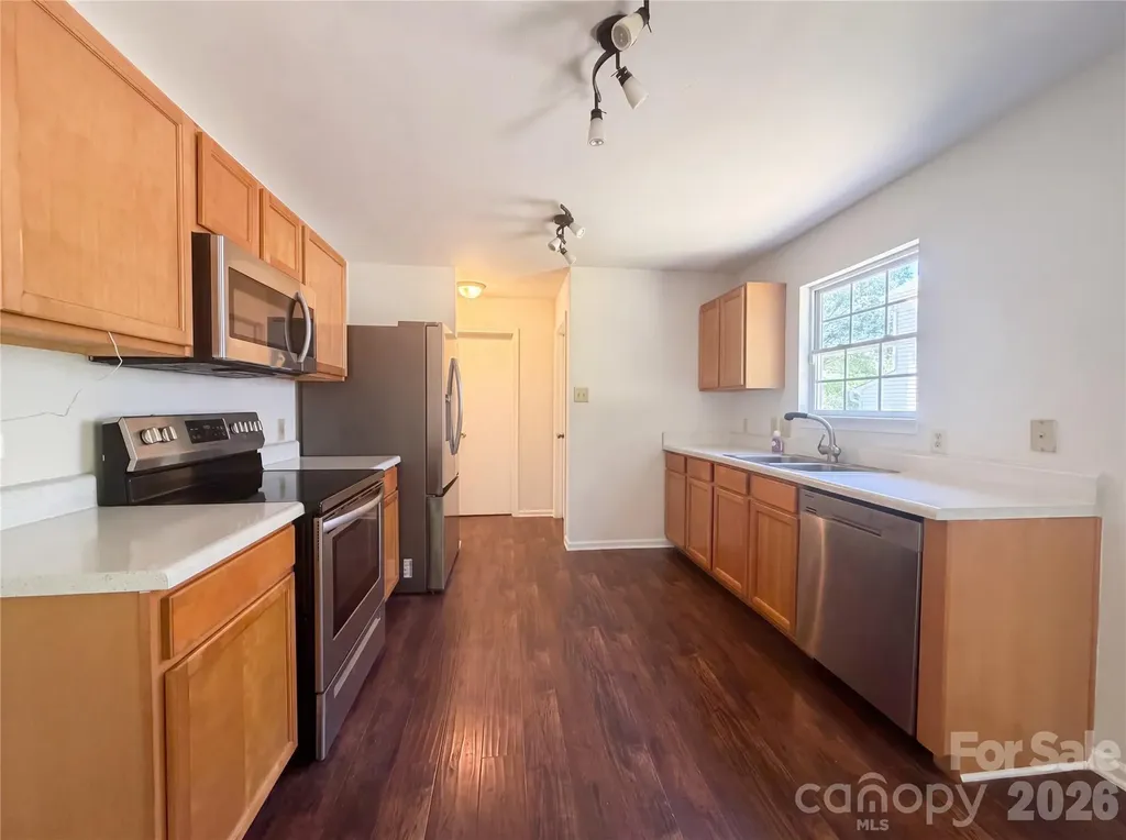 6734 Wandering Creek Drive Charlotte NC 28216