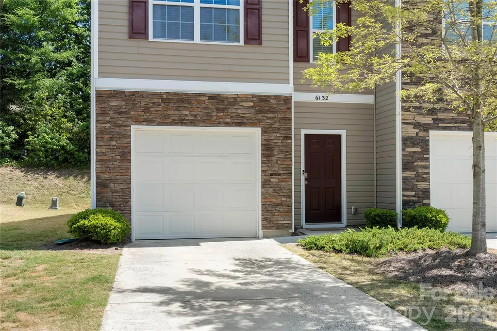 6132 Guildford Hill Lane Charlotte NC 28215