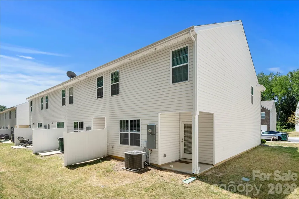 6132 Guildford Hill Lane Charlotte NC 28215