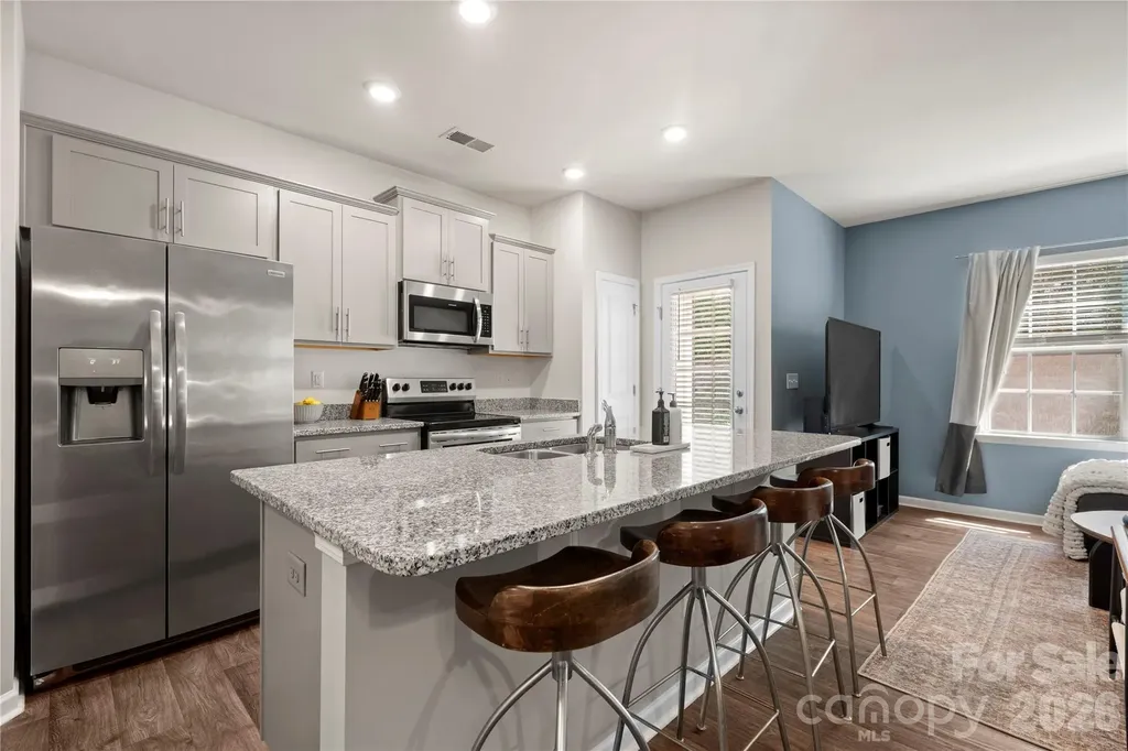 6132 Guildford Hill Lane Charlotte NC 28215