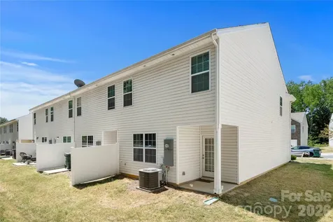 6132 Guildford Hill Lane Charlotte NC 28215