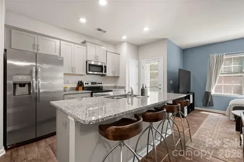 6132 Guildford Hill Lane Charlotte NC 28215