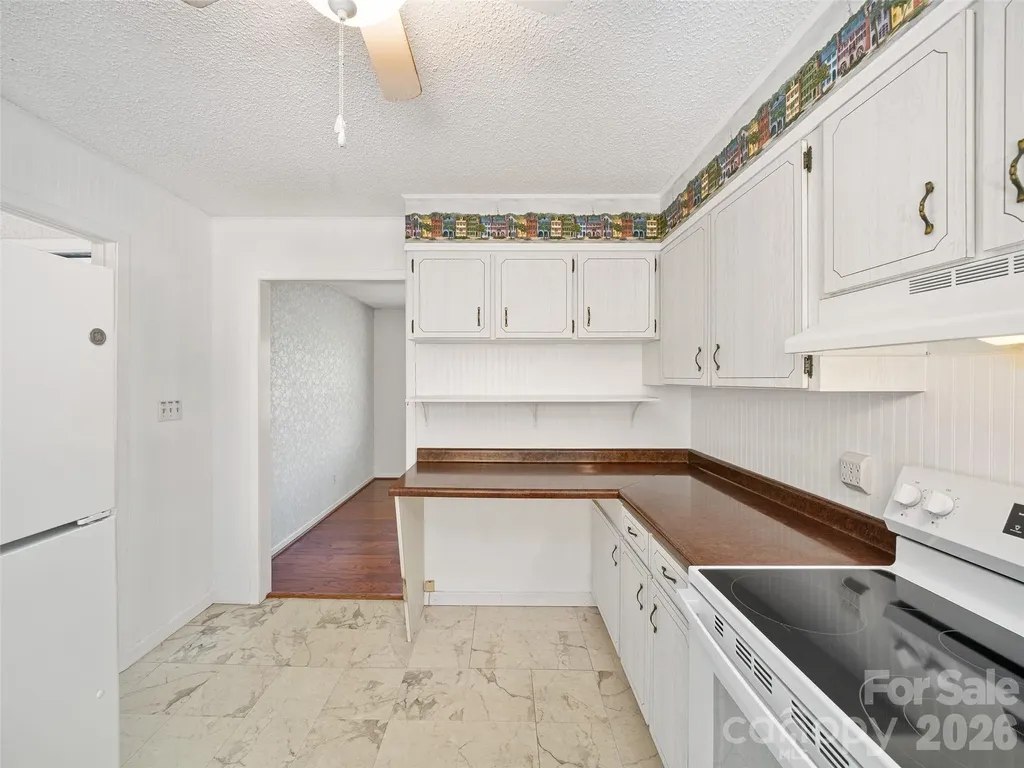 261 Shady Oak Road Burnsville NC 28714