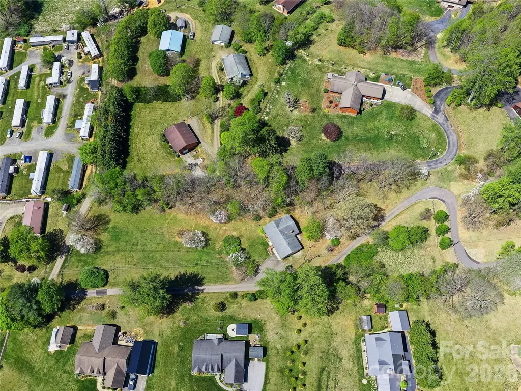 261 Shady Oak Road Burnsville NC 28714