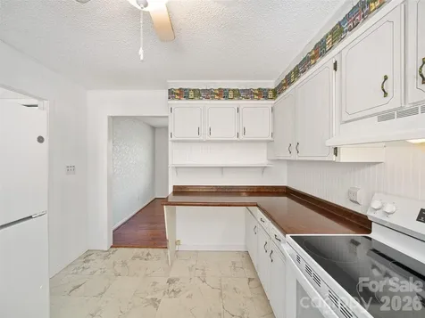 261 Shady Oak Road Burnsville NC 28714