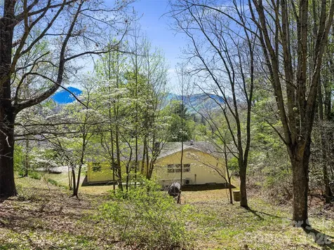 261 Shady Oak Road Burnsville NC 28714