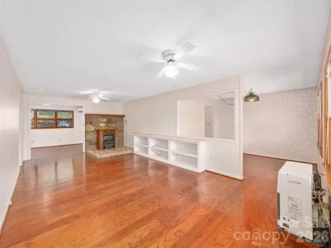 261 Shady Oak Road Burnsville NC 28714