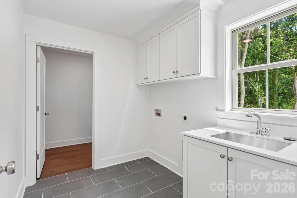 2315 Chateau Court Matthews NC 28105