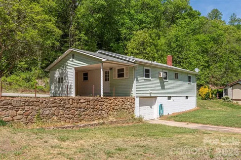 1140 Groundhog Road Canton NC 28716