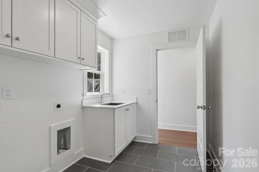 2311 Chateau Court Matthews NC 28105