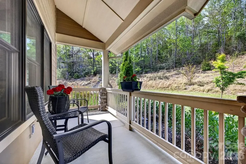 70 Copper Creek Lane Hendersonville NC 28739