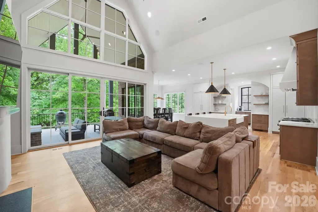 6010 Old Providence Lane Charlotte NC 28226