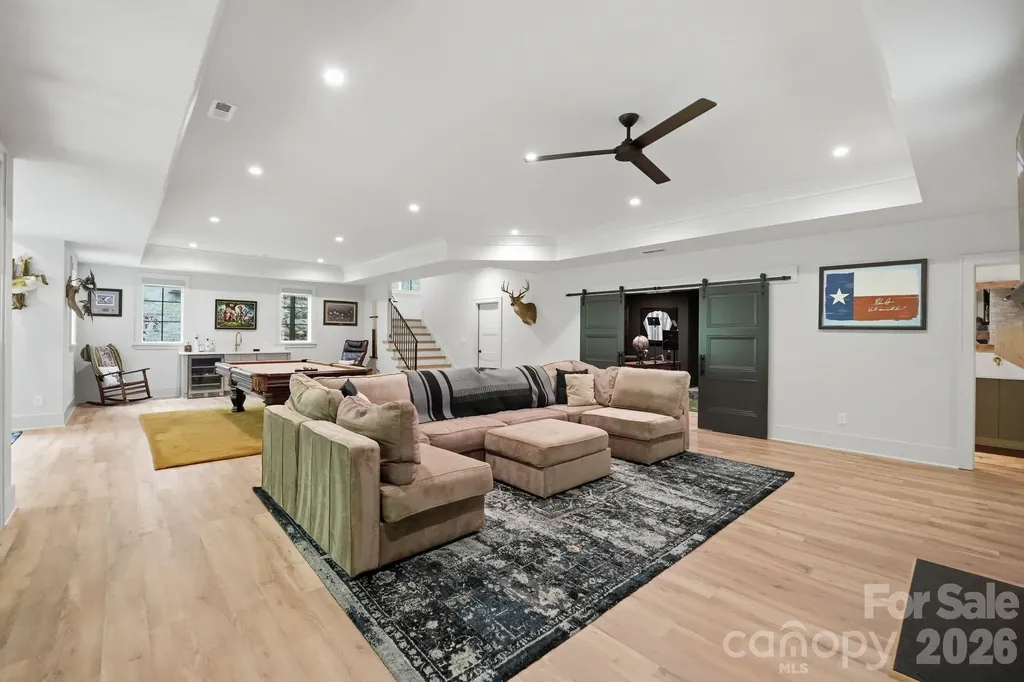 6010 Old Providence Lane Charlotte NC 28226
