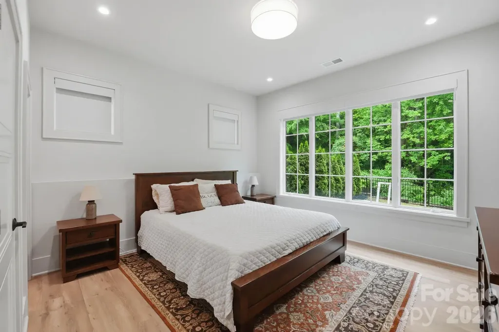 6010 Old Providence Lane Charlotte NC 28226