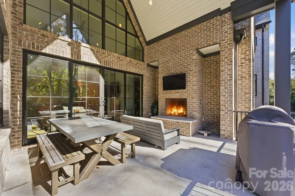 6010 Old Providence Lane Charlotte NC 28226