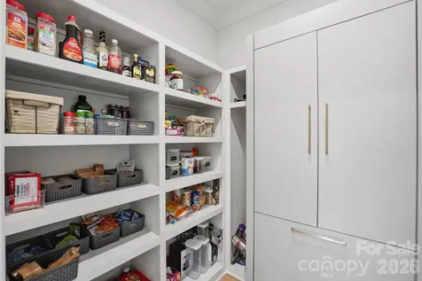 6010 Old Providence Lane Charlotte NC 28226