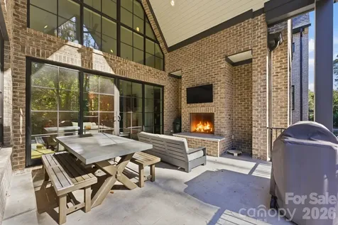 6010 Old Providence Lane Charlotte NC 28226