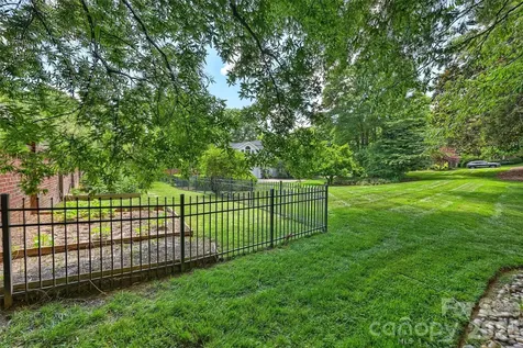 3747 Moorland Drive Charlotte NC 28226