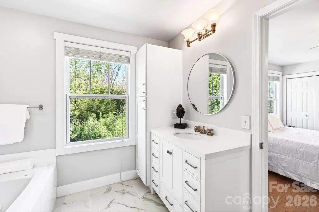 26 Macdougall Lane Weaverville NC 28787