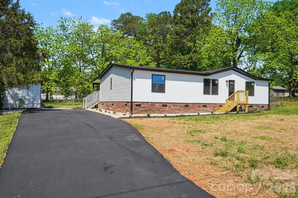 212 S Upright Street Landis NC 28088