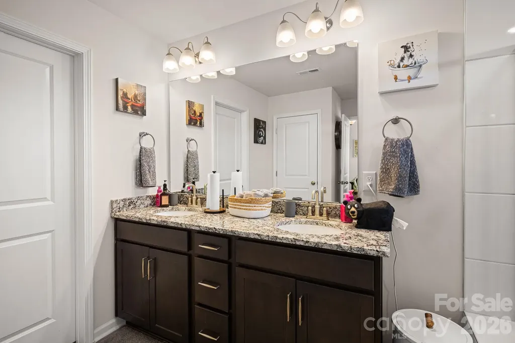 199 Fox Cove Road Hendersonville NC 28792