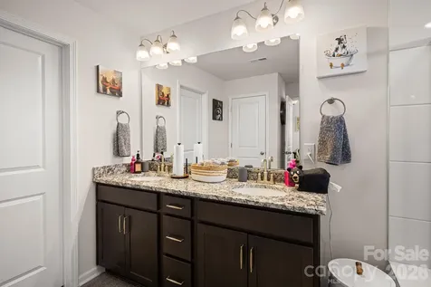 199 Fox Cove Road Hendersonville NC 28792