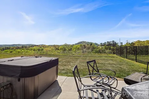 199 Fox Cove Road Hendersonville NC 28792