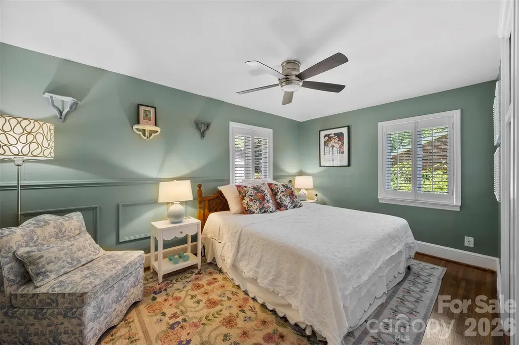 2431 Arnold Drive Charlotte NC 28205