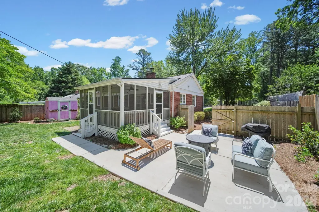 2431 Arnold Drive Charlotte NC 28205