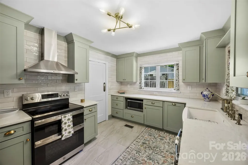 2431 Arnold Drive Charlotte NC 28205