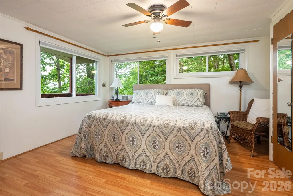 8 N Delano Road Asheville NC 28805