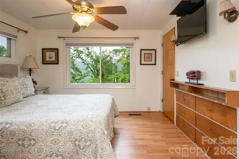 8 N Delano Road Asheville NC 28805