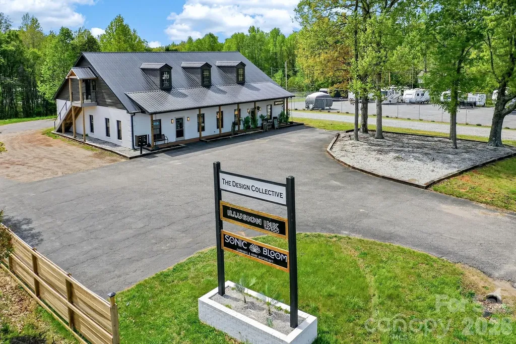 3440 E Broad Street Statesville NC 28625