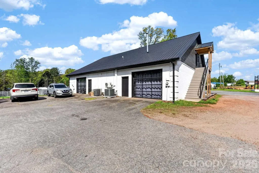 3440 E Broad Street Statesville NC 28625